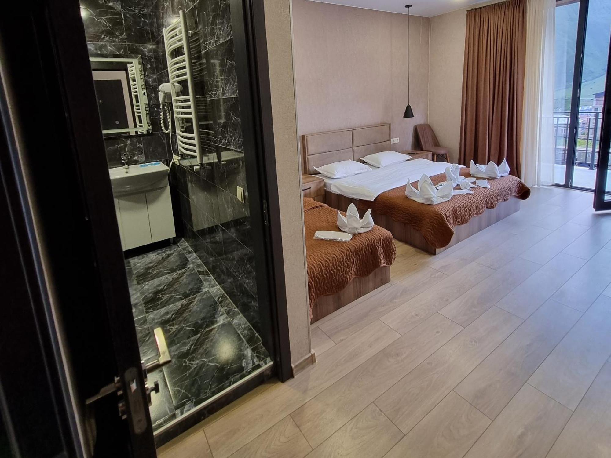 Hotel Sweet Night カズベギ 部屋 写真